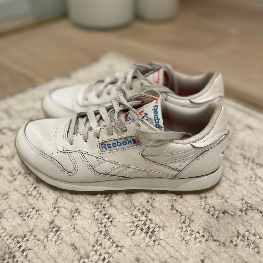 Reebok Women’s Classic White leather 8.5 sneakers - Picture 3 of 7